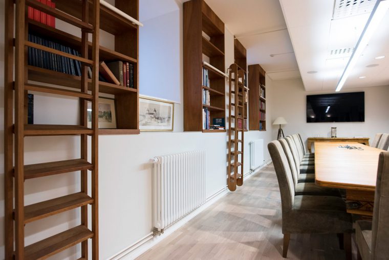 Voidaanko putket piilottaa listojen alle?